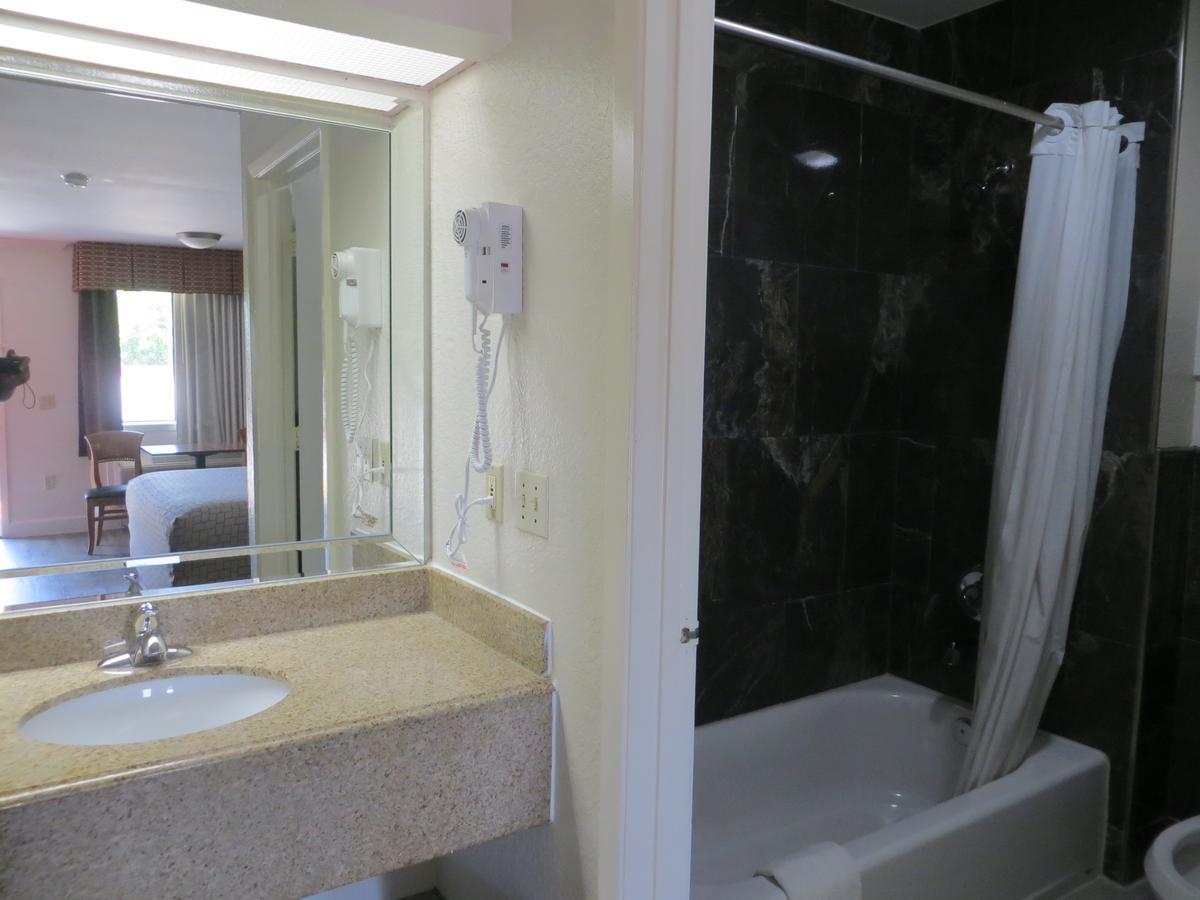 Palace Inn South Wayside Houston Bagian luar foto
