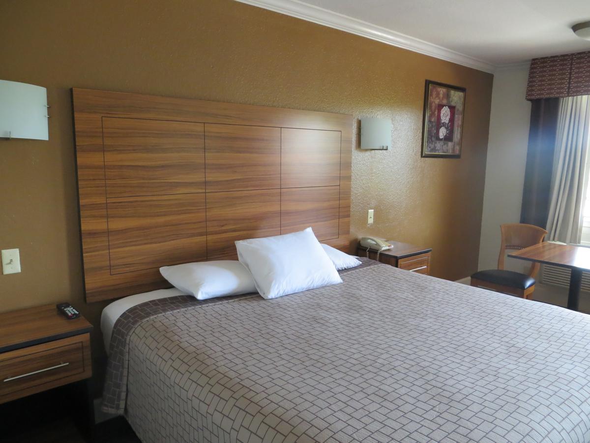 Palace Inn South Wayside Houston Bagian luar foto